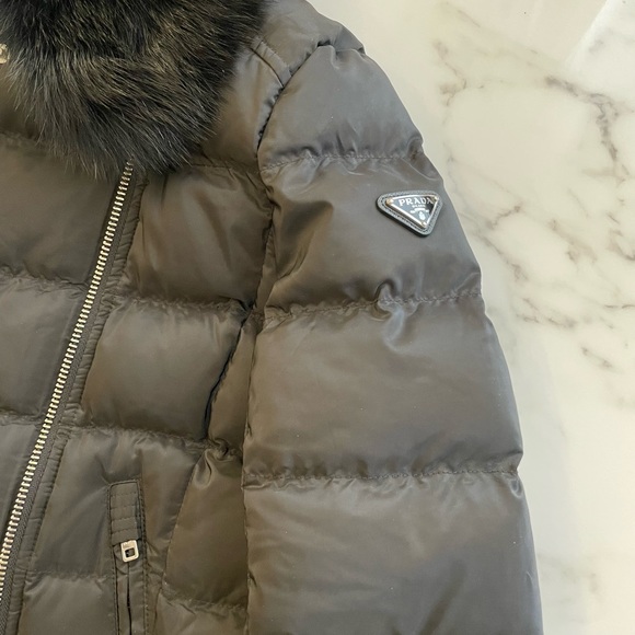 Prada Puffer jacket with detachable faux fur collar - Picture 3 of 5